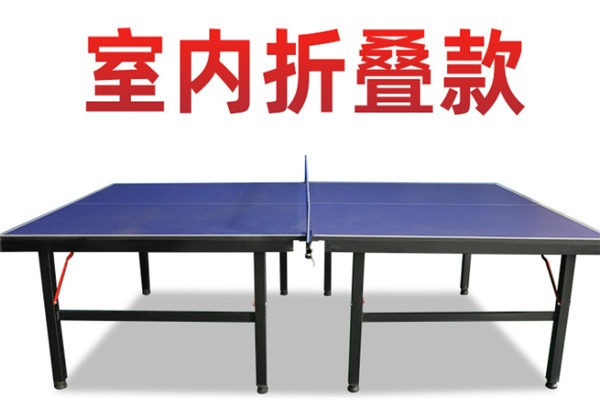 临朐折叠乒乓球桌与邻居打球健康快乐